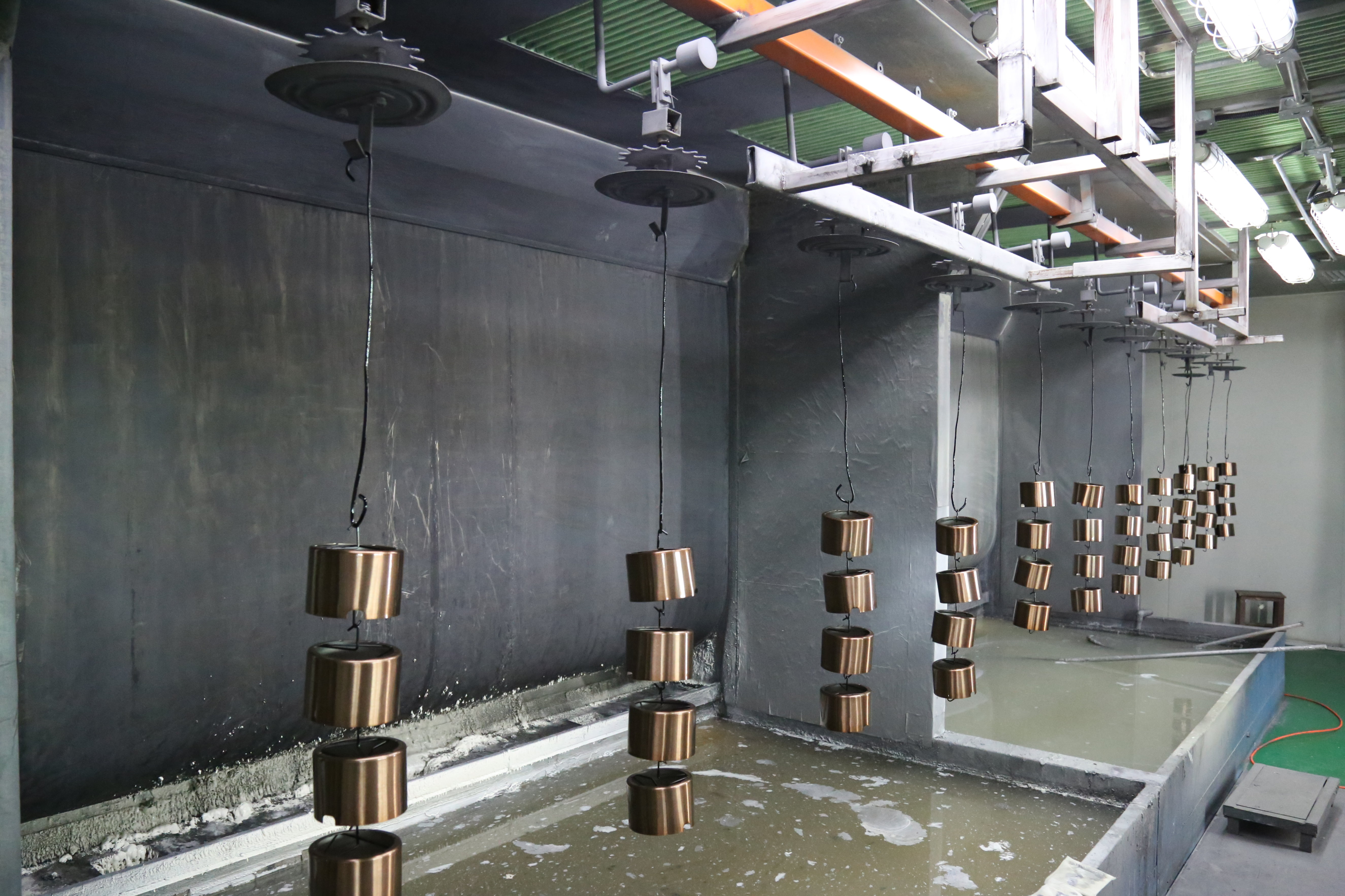 蝸旋噴漆臺(tái)